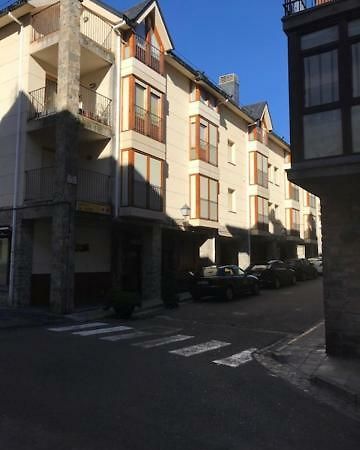 Biescas Centro! Garaje Y Wifi!! Apartment ภายนอก รูปภาพ