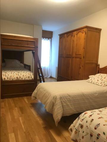 Biescas Centro! Garaje Y Wifi!! Apartment ภายนอก รูปภาพ